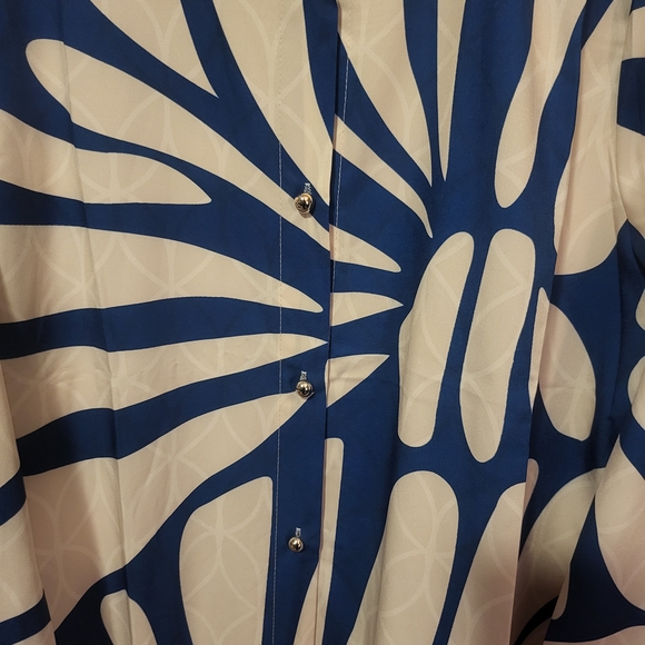 Chic Long Sleeve Navy and Cream Dress - Picture 3 of 4